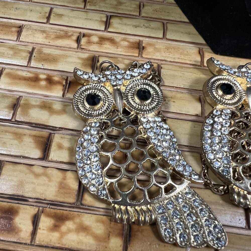 Set Of 4 Gold-Tone Rhinestone Owl Necklaces With Chain - Picture 3 of 6